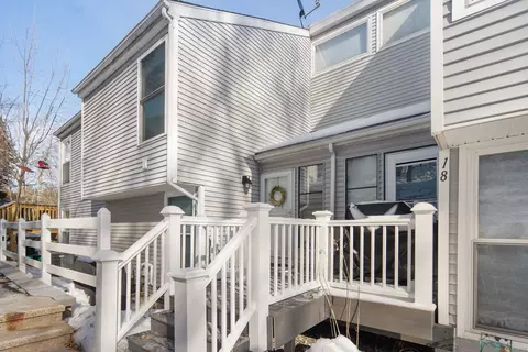 16 Greenway Dr #16, Cromwell, CT 06416