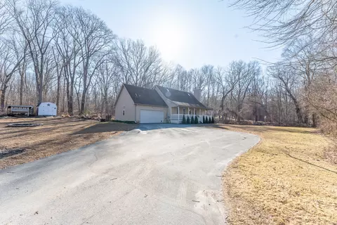 428 Green Hollow Rd, Killingly, CT 06239