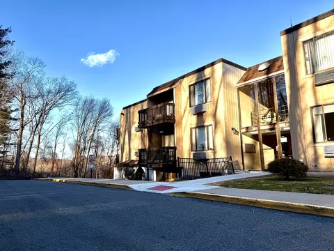 175 Mill Pond Rd #233, Hamden, CT 06514