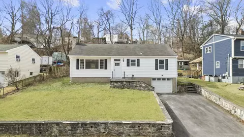 32 Blackberry Rd, Danbury, CT 06811