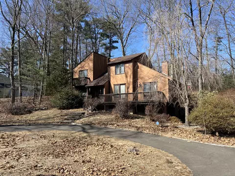 8 Rickwood Ln, Granby, CT 06035