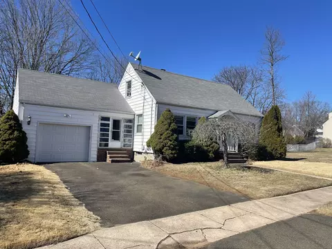 126 Battis Rd, Hamden, CT 06514
