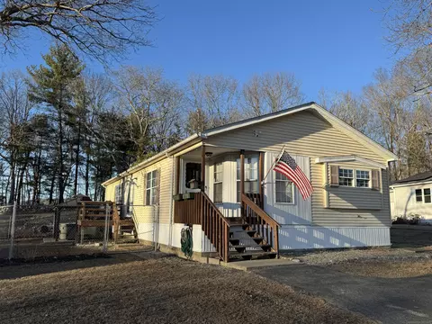 111 Colonial Rd, Plainfield, CT 06374