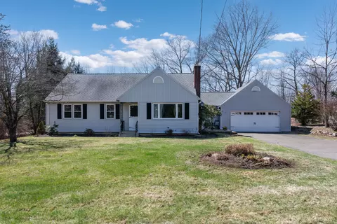 36 Dyer Ave, Canton, CT 06019