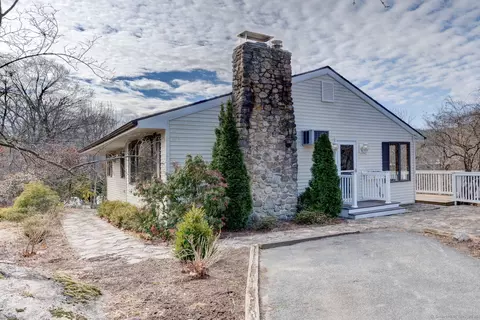36 Upper Pattagansett Rd, East Lyme, CT 06333
