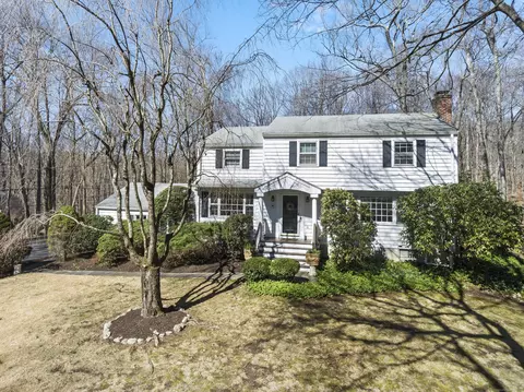48 Moriarity Dr, Wilton, CT 06897