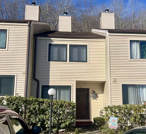 66 Deer Run #66, Bethel, CT 06801