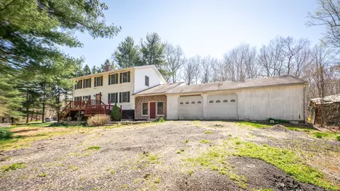 1460 Old Colchester Rd, Montville, CT 06370