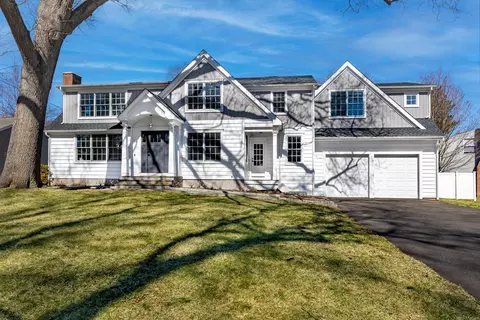 10 Sleepy Hollow Rd, Fairfield, CT 06824