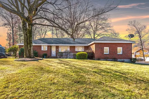 141 Davis Rd, East Hartford, CT 06118