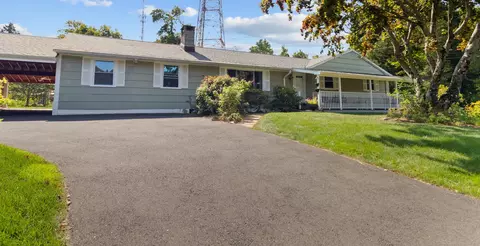 18 Coral Dr, Shelton, CT 06484