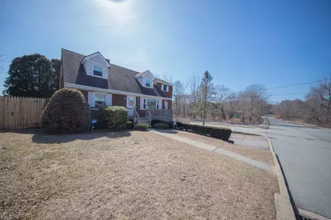 78 Longview St, Waterford, CT 06385