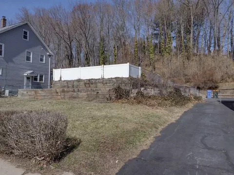 45 Lockwood St, Meriden, CT 06451