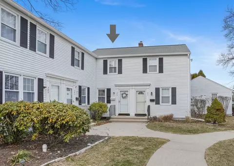 393 Sylvan Knoll Rd #393, Stamford, CT 06902