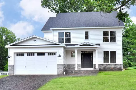 81 Club Dr, Berlin, CT 06037