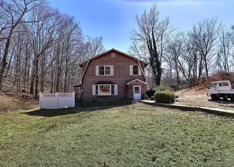 824 Glen Rd, Orange, CT 06477