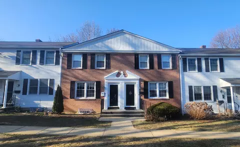 259 Sylvan Knoll Rd, Stamford, CT 06902