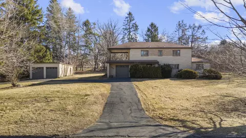 589 Racebrook Rd, Orange, CT 06477