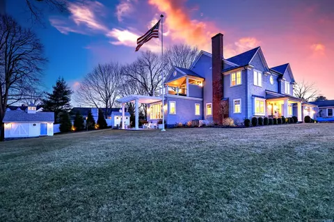91 Shelter Cove Rd, Milford, CT 06460