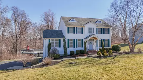 41 Fox Hunt Rd, Shelton, CT 06484