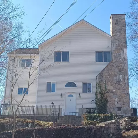 5 Lovers Ln, Danbury, CT 06811