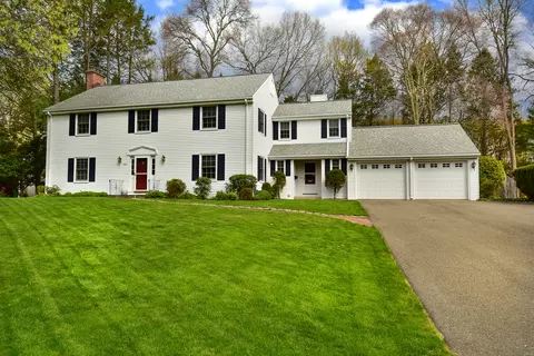 140 Pioneer Dr, West Hartford, CT 06117