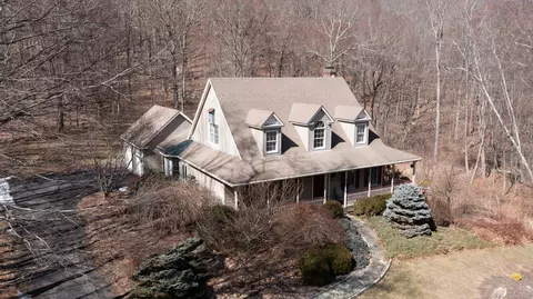18 Mcnulty Dr, New Milford, CT 06776