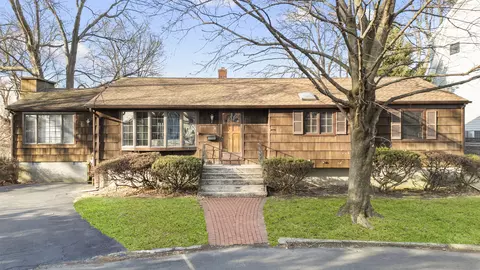 8 Millard St, Fairfield, CT 06824