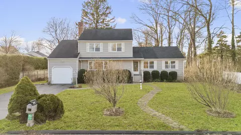 125 Coleman Rd, Fairfield, CT 06825