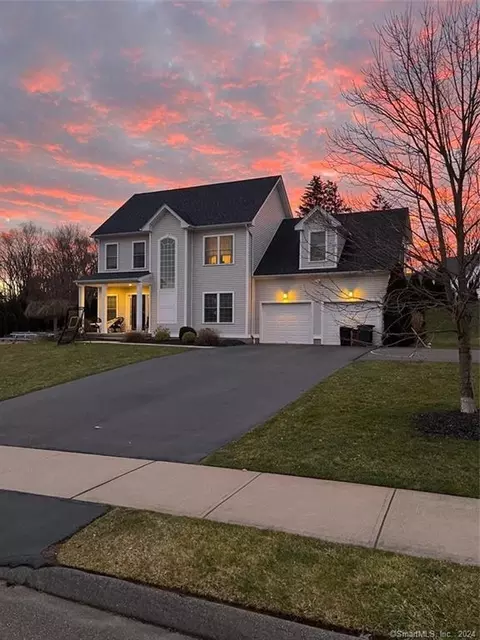 90 Rock Ridge Rd, Manchester, CT 06040