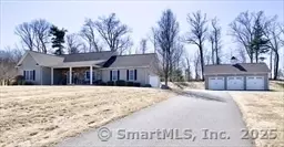 18 Bellawood Dr, Enfield, CT 06082