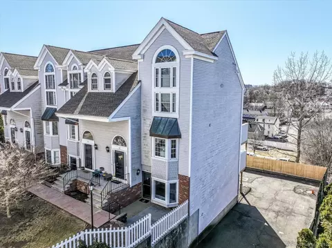 124 Deer Hill Ave #A19, Danbury, CT 06810