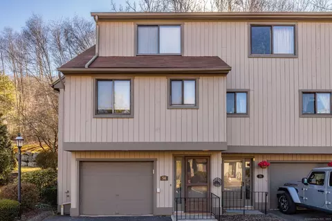 54 Cambridge Ct #54, Beacon Falls, CT 06403