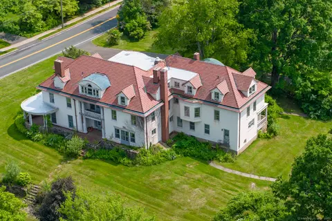 673 Spring St, Manchester, CT 06040