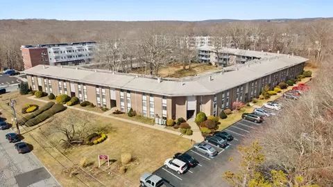 281 Gardner Ave #E3, New London, CT 06320