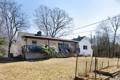 98 Pinney St, Colebrook, CT 06021
