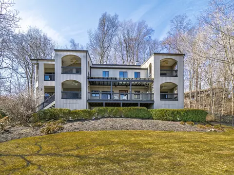 127 Mamanasco Rd, Ridgefield, CT 06877