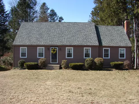 48 Dyer Ave, Canton, CT 06019