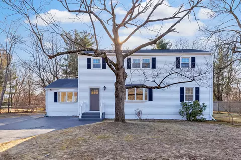 17 Pequot Ave, North Haven, CT 06473