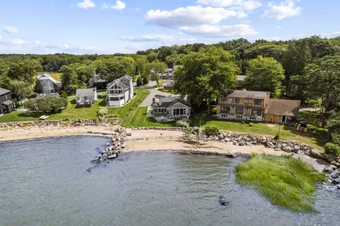 13 Waterside Dr, Guilford, CT 06437