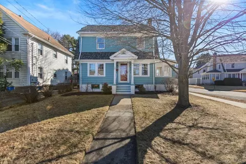 107 Maple St, Milford, CT 06460