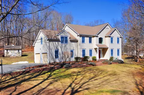 2 Famja Ln, New Milford, CT 06776