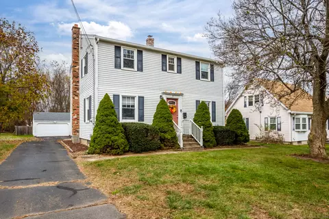 55 Whiton St, Windsor Locks, CT 06096