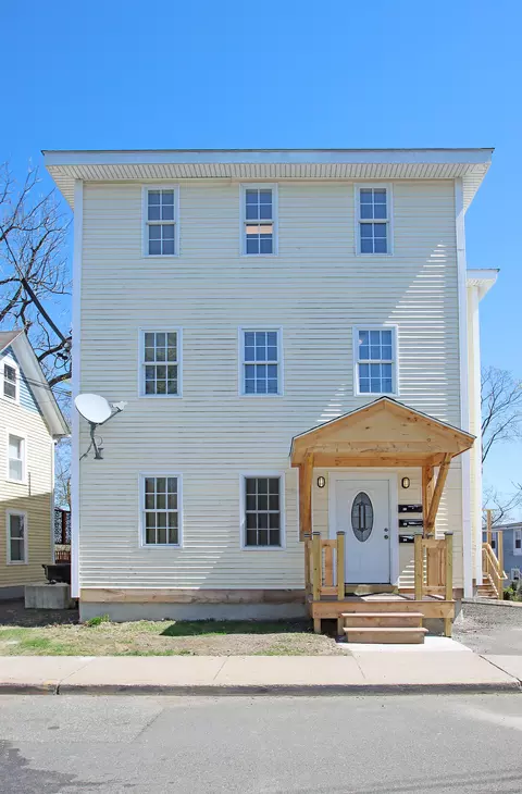 24 Burr Ave, Middletown, CT 06457