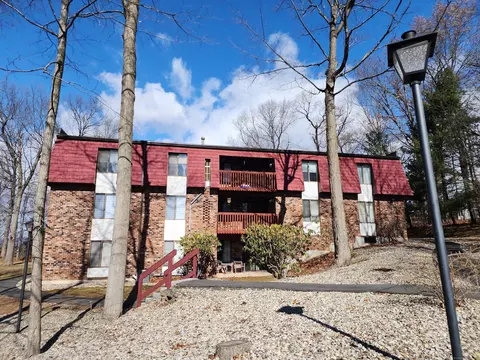 10 Woodsedge Dr #2A, Newington, CT 06111
