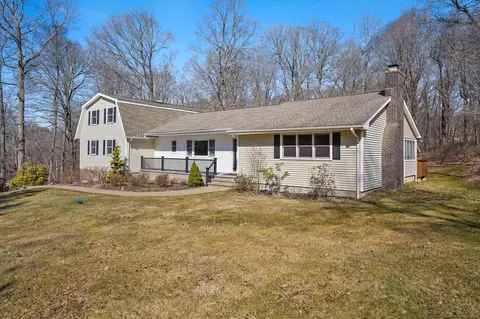 66 Bagburn Rd, Monroe, CT 06468