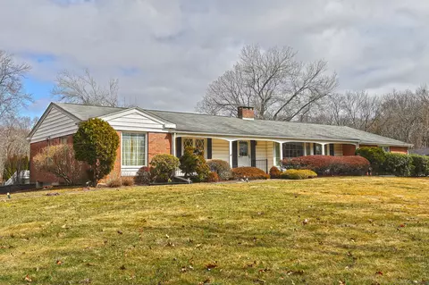 555 Forest Rd, Orange, CT 06477