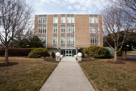 1028 Farmington Ave #1B, West Hartford, CT 06107