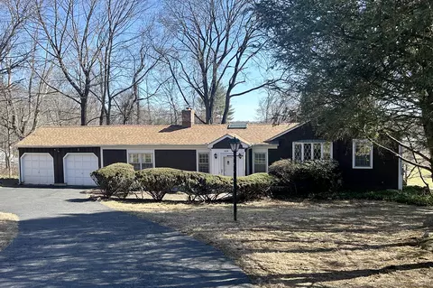 625 Hill Farm Rd, Fairfield, CT 06824