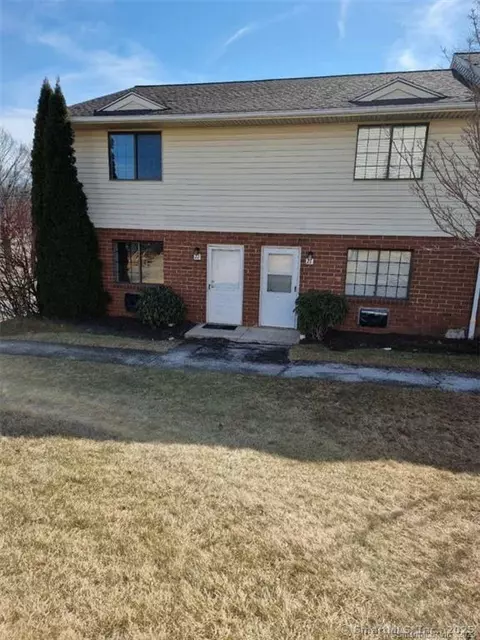 499 Scott Rd #22, Waterbury, CT 06705